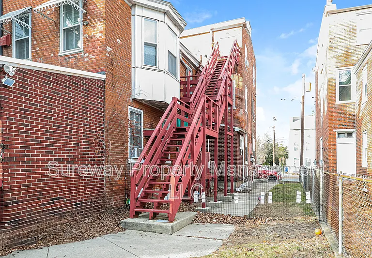 212 E Broad St #2 — Photo 3
