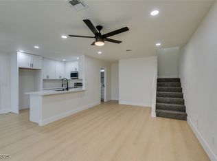 1017 Willow Tree Dr UNIT C, Las Vegas, NV 89128
