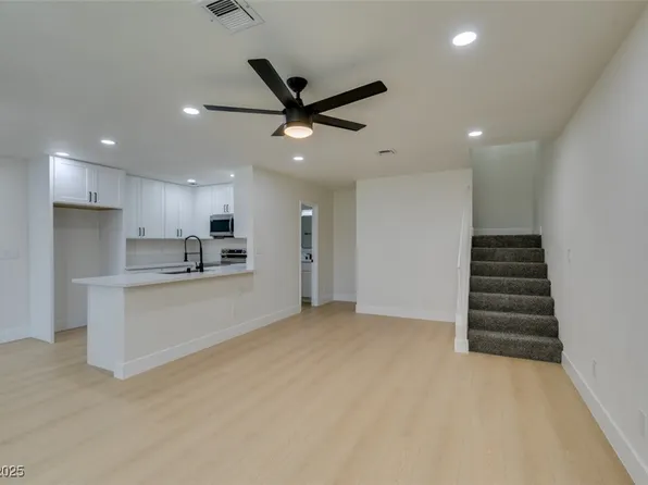 1017 Willow Tree Dr Unit C, Las Vegas, NV 89128