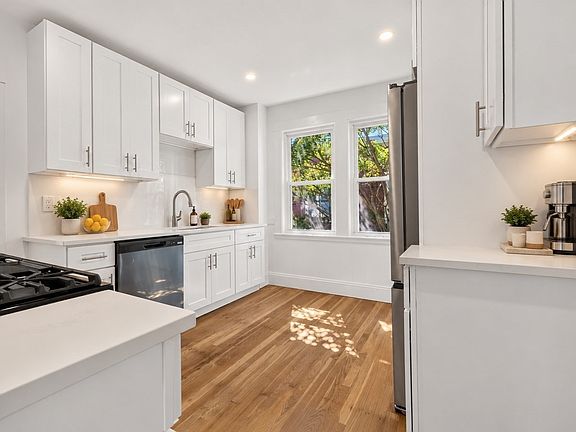 5th image of 7 Richard Ave #3