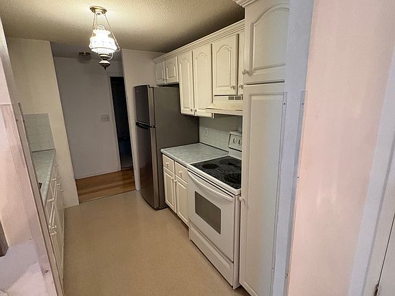 4th image of 2 Strawberry Bank Rd APT 22