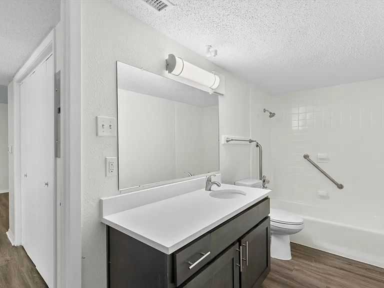 Paradise Gardens 55+ Senior Apartments — Photo 10