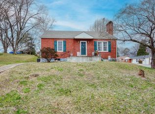 910 N C St, Lenoir City, TN 37771