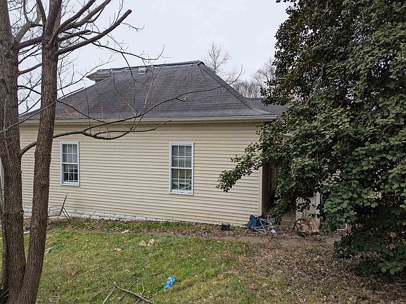 3rd image of 515 Cherrington St