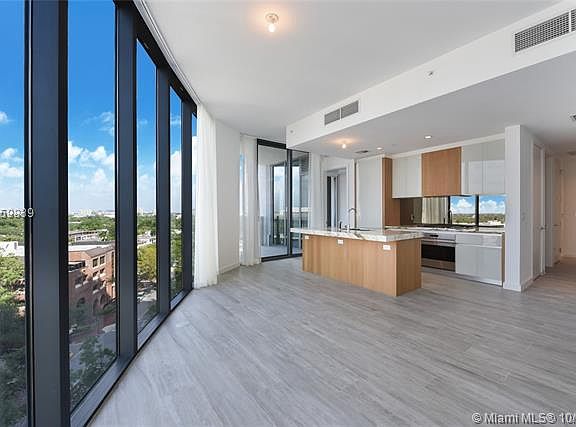 2nd image of 2831 S Bayshore Dr Unit 908