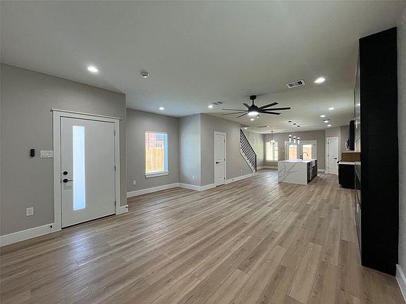 4th image of 8010 Cora St