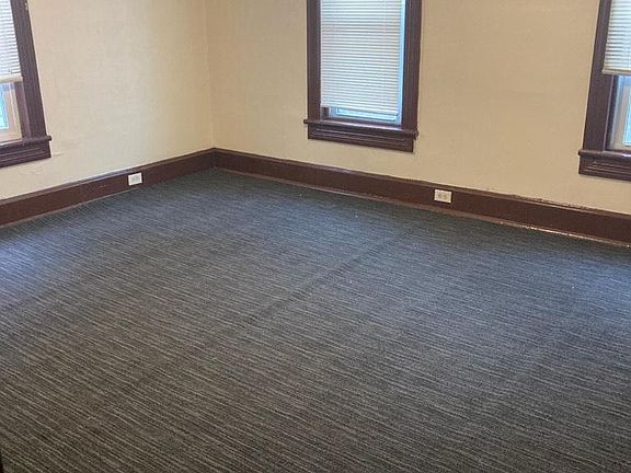 3rd image of 810 Park Ave