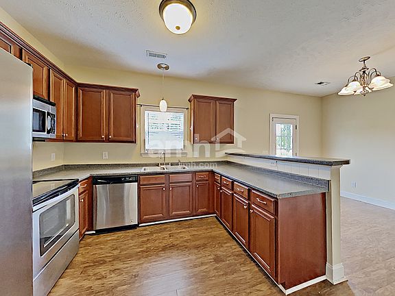 3rd image of 4608 Scottish Dr