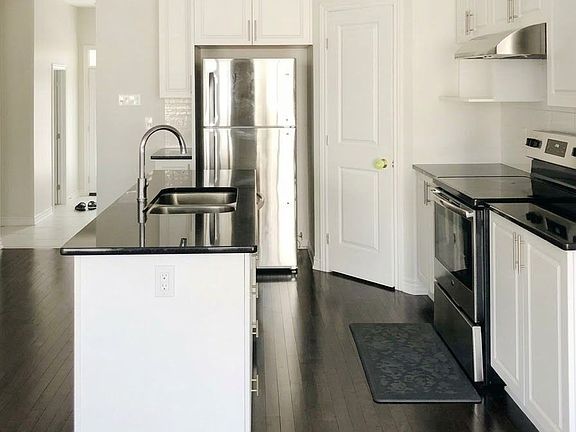 2nd image of 809 Indica St