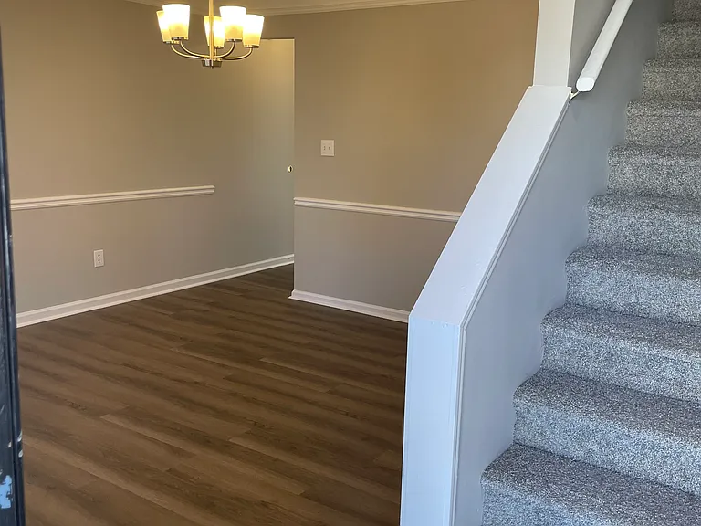 1241 Ling Way — Photo 8
