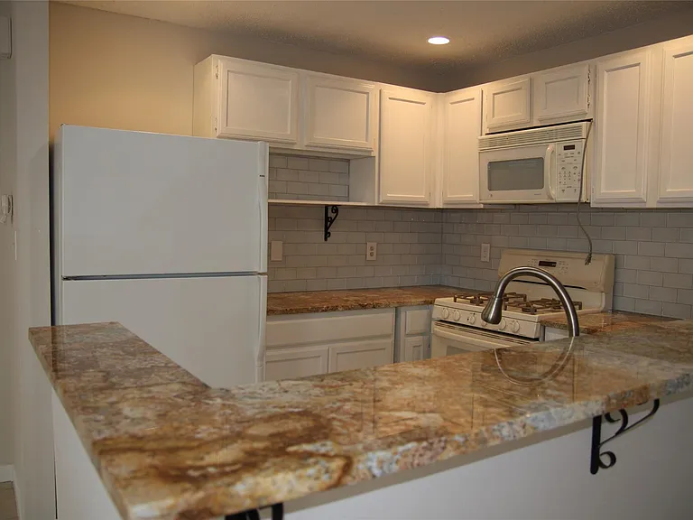 7825 Beauregard Cir #3A — Photo 33
