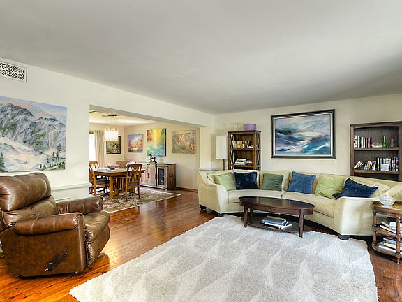 4th image of 246 Redbird Ct
