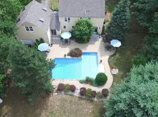 10 Applewood Ln, Charlton, MA 01507