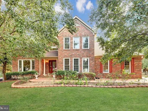 15313 Surrey House Way, Centreville, VA 20120