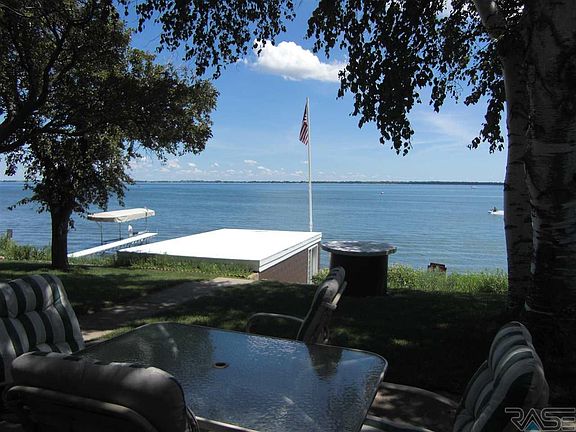 2nd image of 192 W Lake Dr