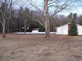 8717 S 72nd Ave, Montague, MI 49437