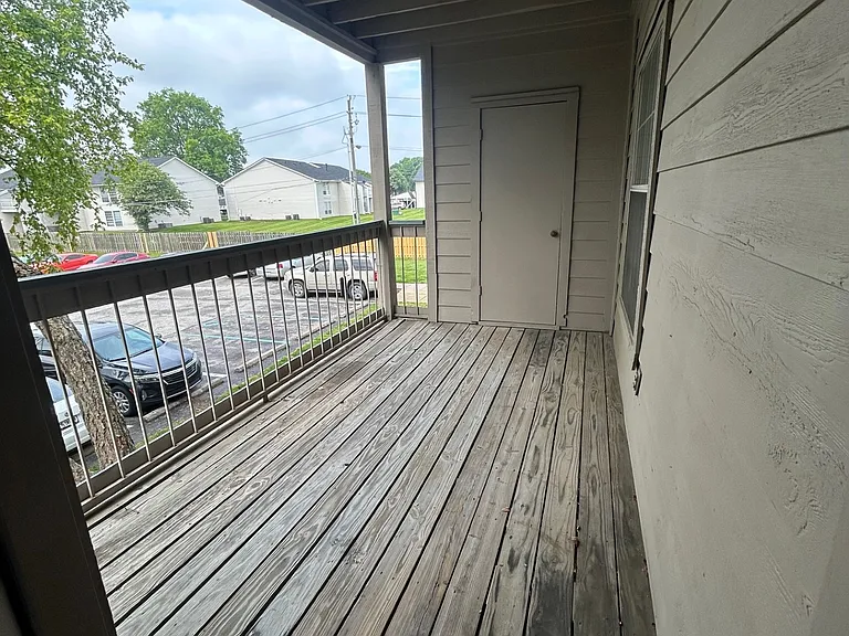 Idlewood Apartments — Photo 36