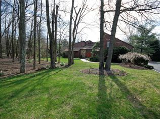 19 Heather Ln, Warren, NJ 07059