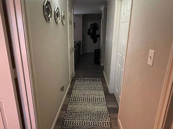 5th image of 892 W Vanderbilt St #4D