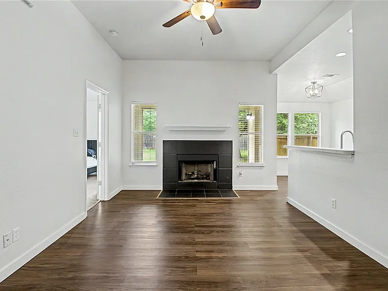 15303 Faircrest Ct — Photo 6