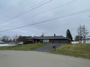 401 Crescent Ln, Vestal, NY 13850