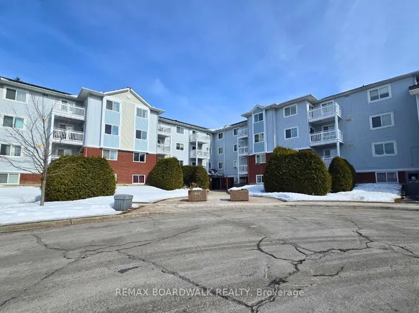 266 Lorry Greenberg Dr #212, Ottawa, ON K1T 3J9