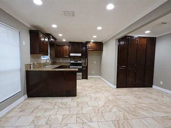 4th image of 13819 Towne Way Dr