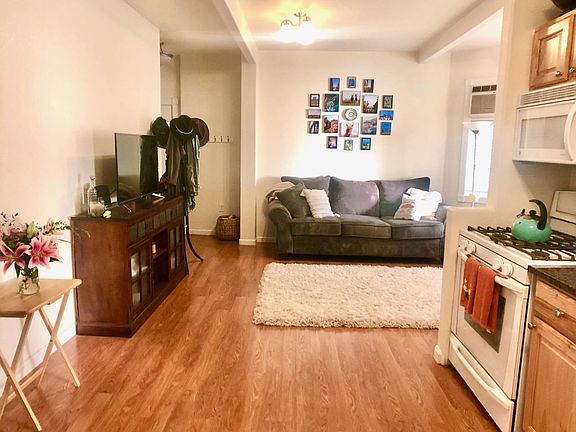 5th image of 3021 Lawrence St APT 4