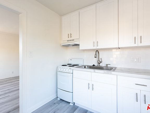 4th image of 4561 N Figueroa St #4