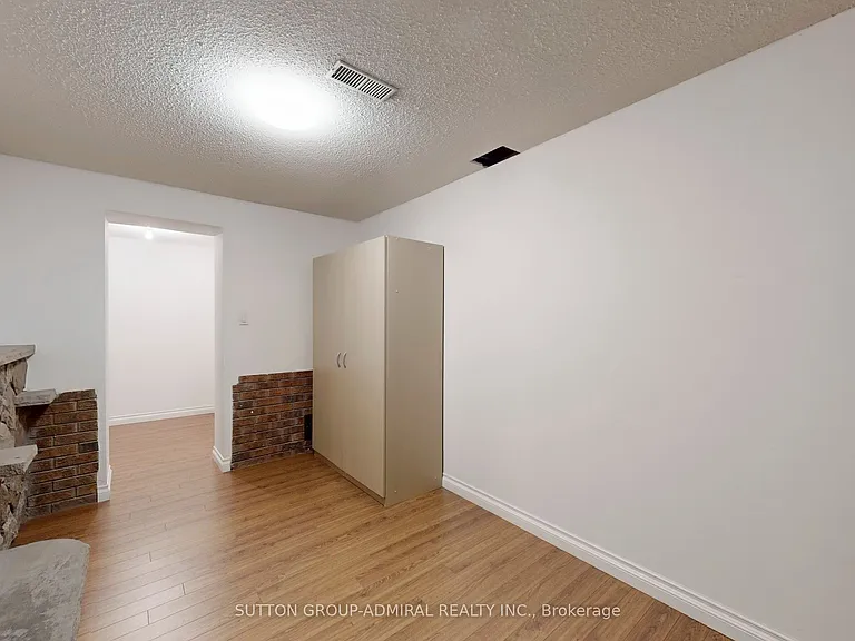 129 Crestwood Rd #BASEMENT — Photo 23