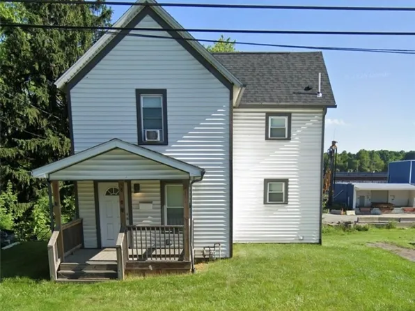 850 E Taggart St, East Palestine, OH 44413