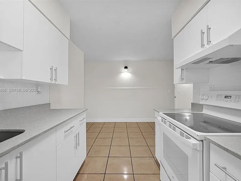861 SW 74th Ter #102D — Photo 5