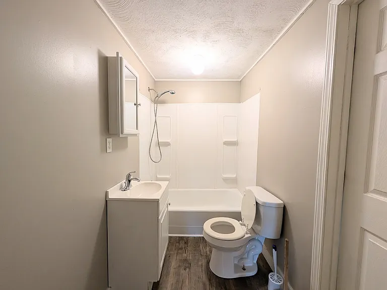 621 Main St — Photo 7