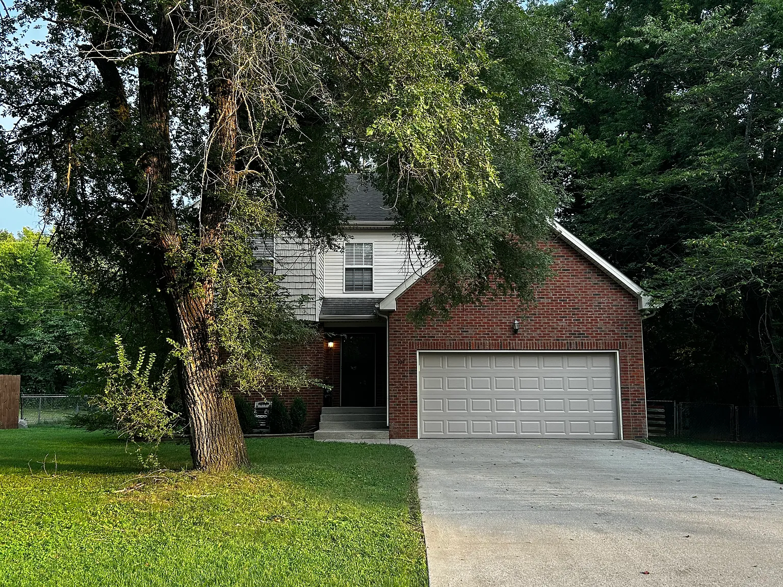 3 bed, 2.5 bath, 1420 sqft, $1,575 — Photo 1
