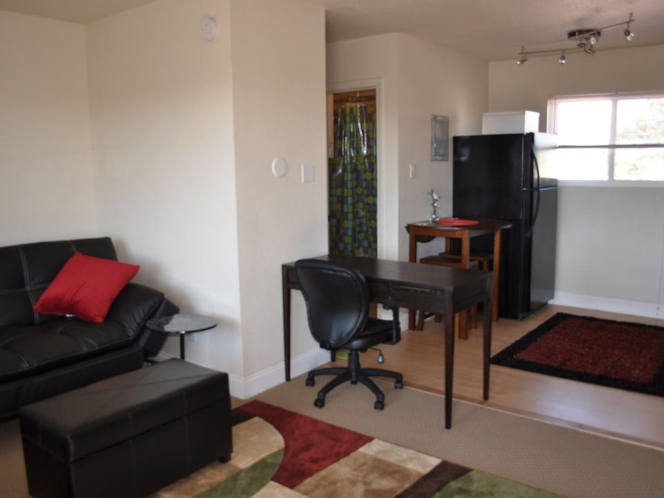 1st image of 1710 Coal Pl SE #4