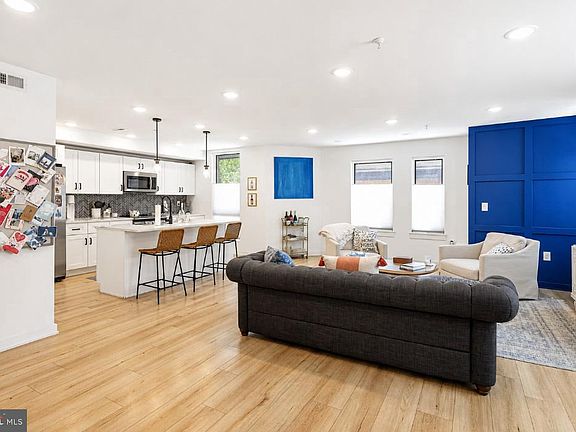 3rd image of 1206 N Orianna St #1