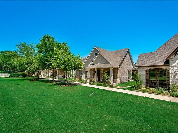 3rd image of 812 Harmony Lane
