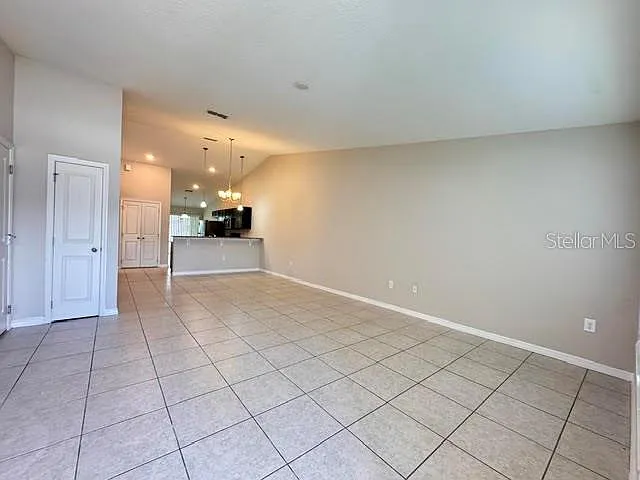 266 Reese Ct — Photo 2