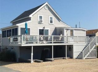 9 16th St, Newbury, MA 01951