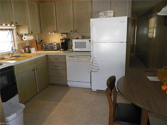 3rd image of 26209 Princess Ln