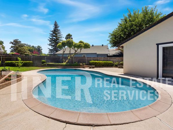 9234 Starina Way