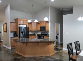 225 S 100 E, Hurricane, UT 84737