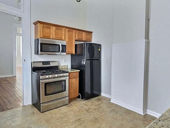5th image of 3917 Toulouse St