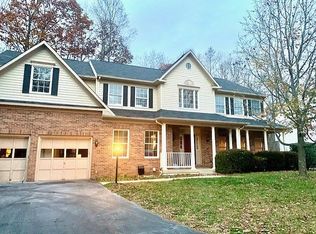 3742 Wertz Dr, Woodbridge, VA 22193