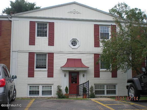 2nd image of 714 Garland Cir APT C