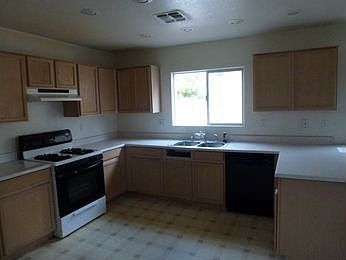 2nd image of 5206 Paradise Skies Ave