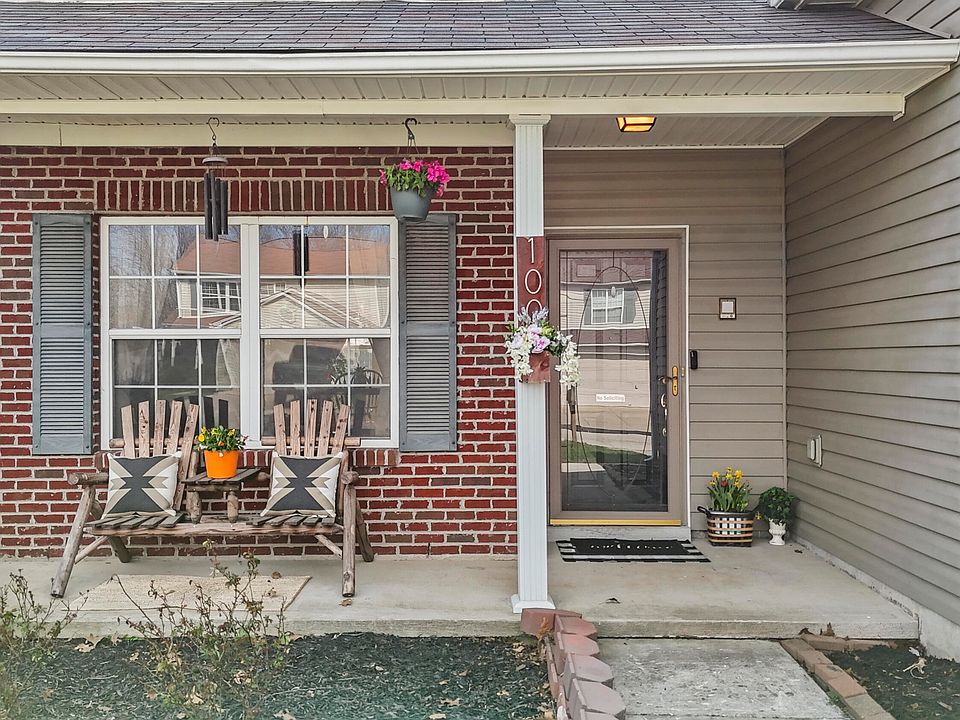 1st image of 100 River Run Ct