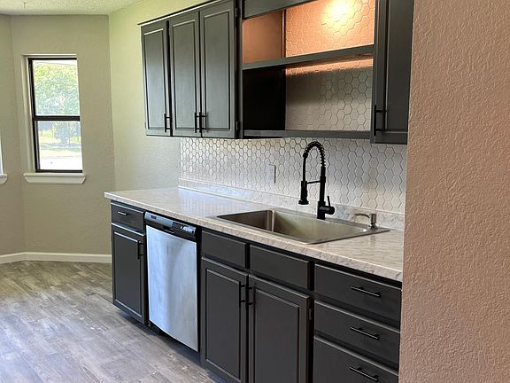 4th image of 4505 Colby Dr