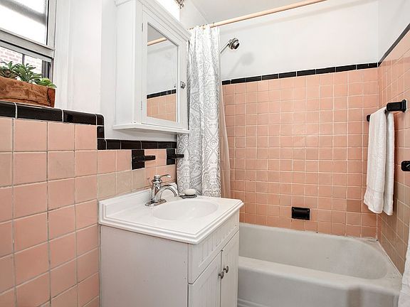 4th image of 330 Haven Ave APT 6A