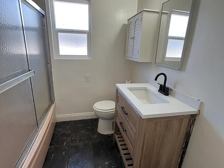 14612 Wyandotte St #9 — Photo 17